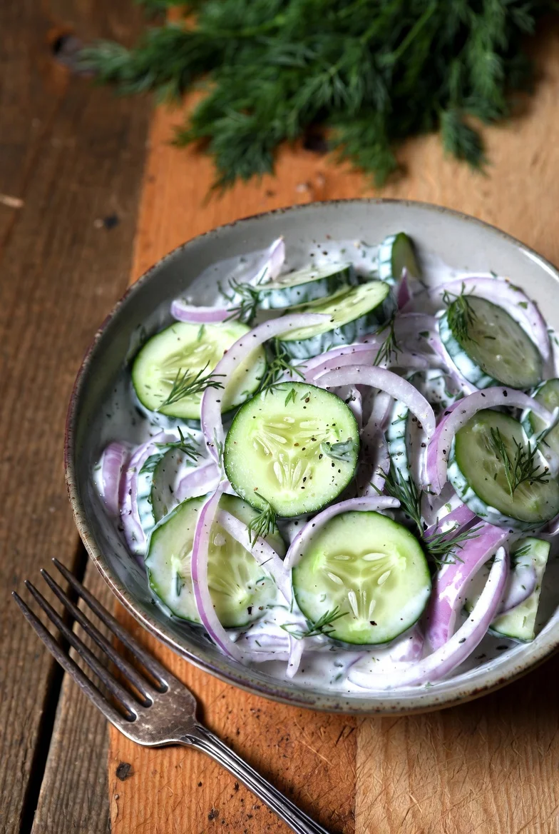 german cucumber salad: easy creamy recipe.