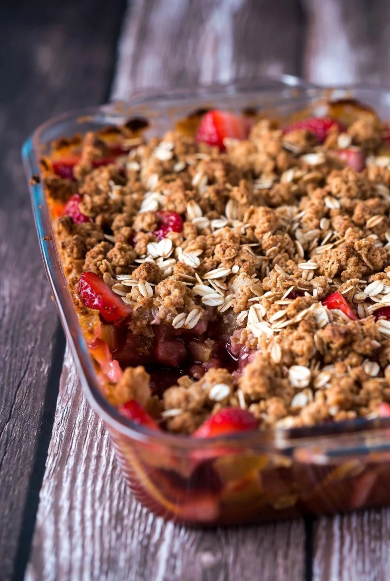 Strawberry Rhubarb Crisp: Easy & Best Summer Recipe