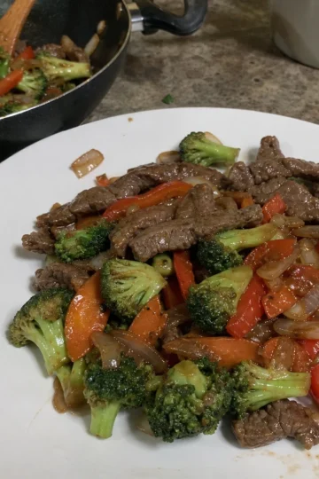 Colorful Beef Stir Fry with vibrant vegetables over rice