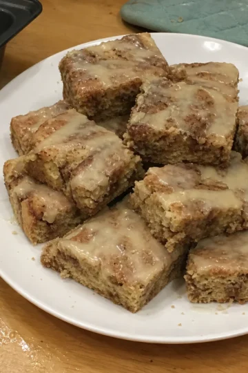 cinnamon roll bliss bars