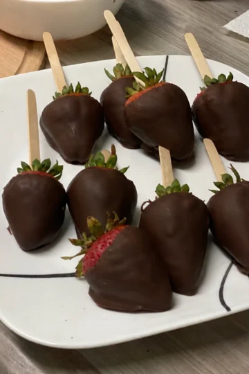Frozen Chocolate-Covered Strawberry Pops
