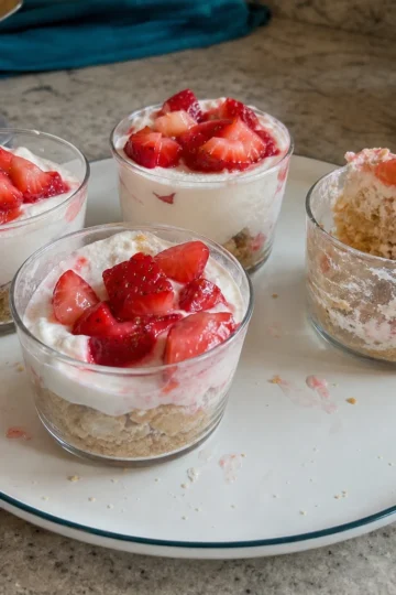 No-Bake Strawberry Shortcake Cups