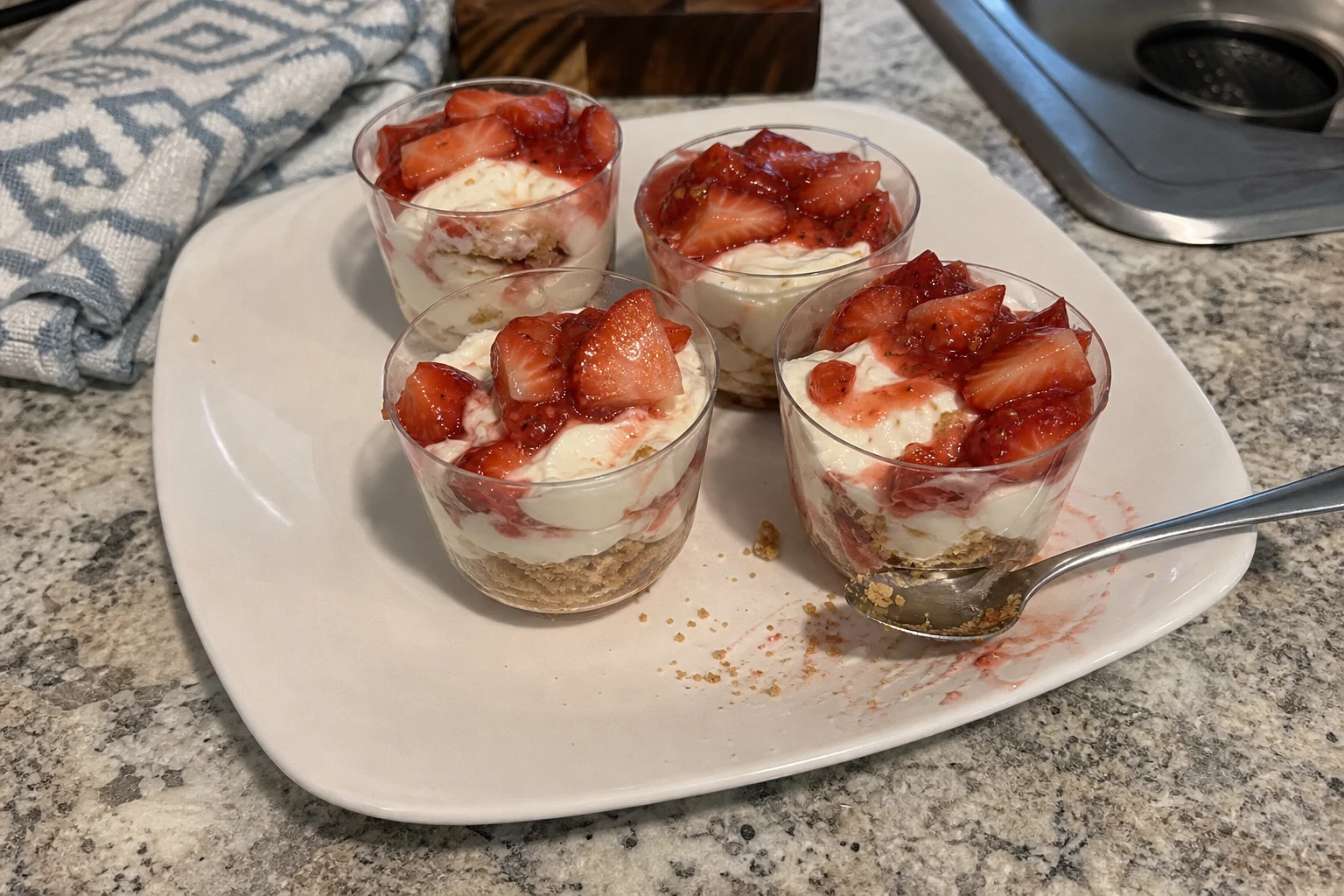No-Bake Strawberry Shortcake Cups
